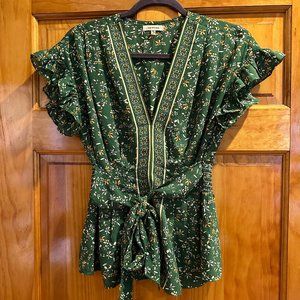 Max Studio flowery top w ruffled sleeves